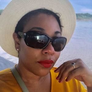 Meet your Posher, Marisa